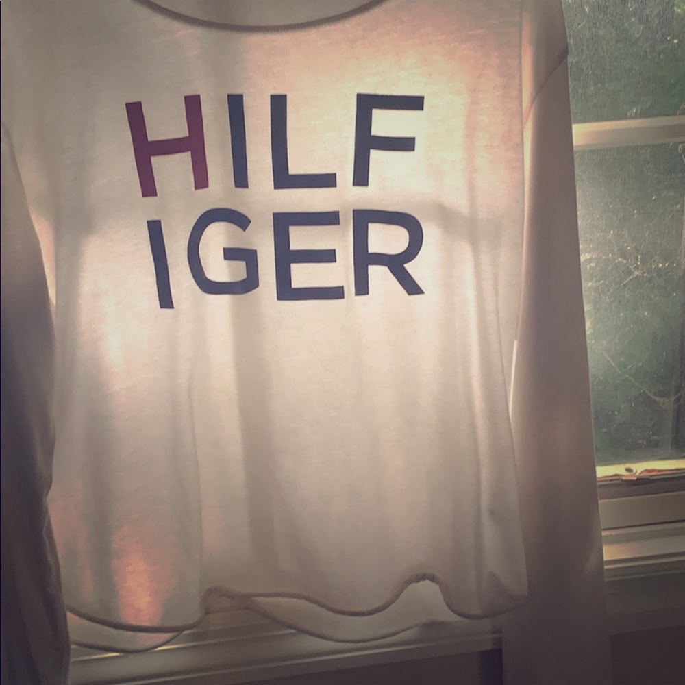 Only worn 2 Tommy Hilfiger long sleeve shirt